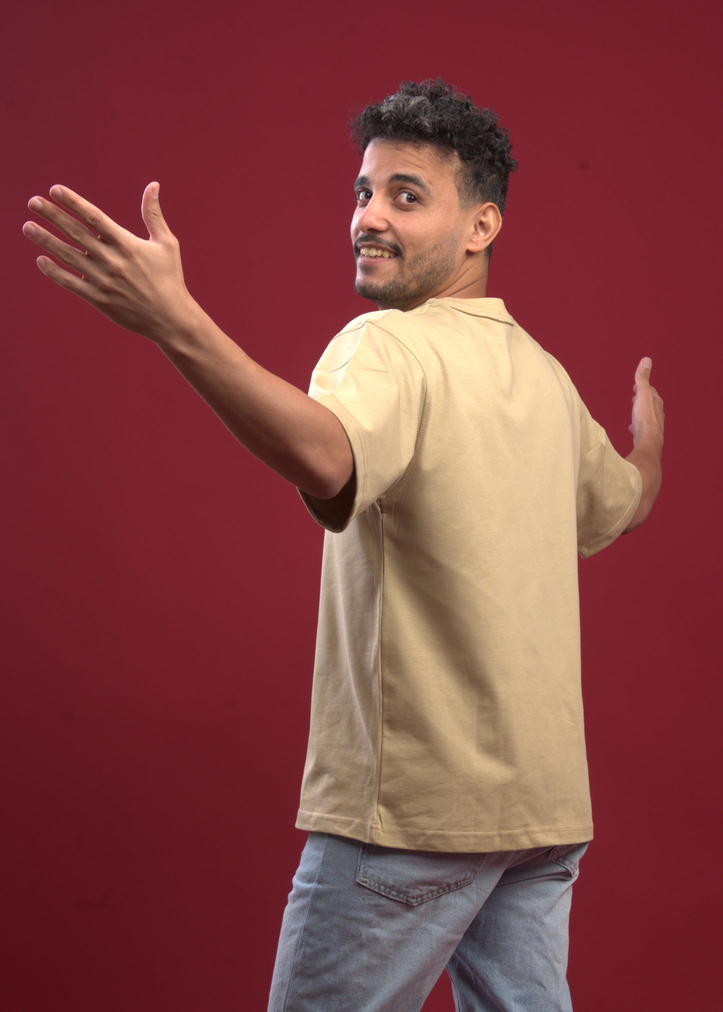 T-shirt over size ( رِدَاء )